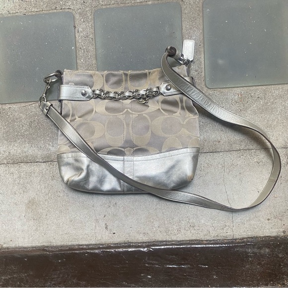 COACH - silver signature messenger bag - Picture 2 of 4
